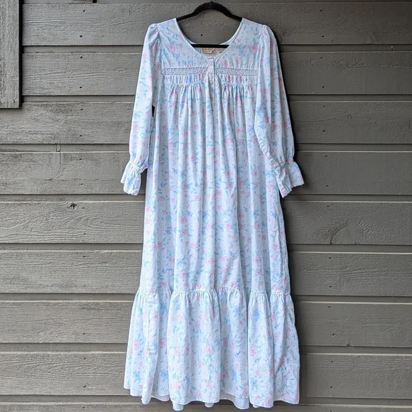 VTG Victoria's Secret Gold Label Long Sleeve Floral Lace Nightgown Size Large - Picture 9 of 9